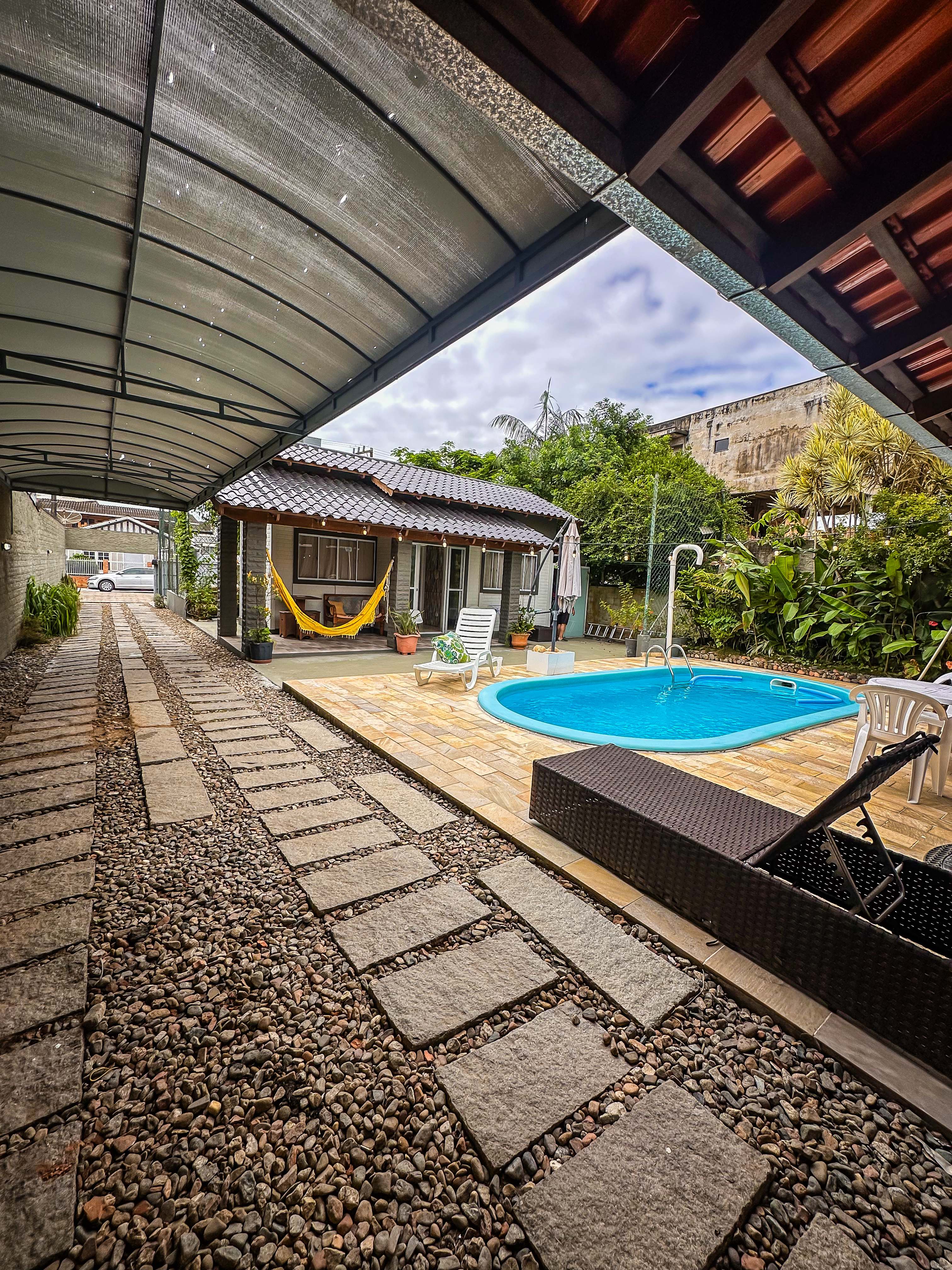 Casa com piscina em Balneário Piçarras